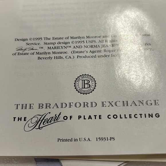 Marilyn Monroe collector plate - Picture 9 of 9